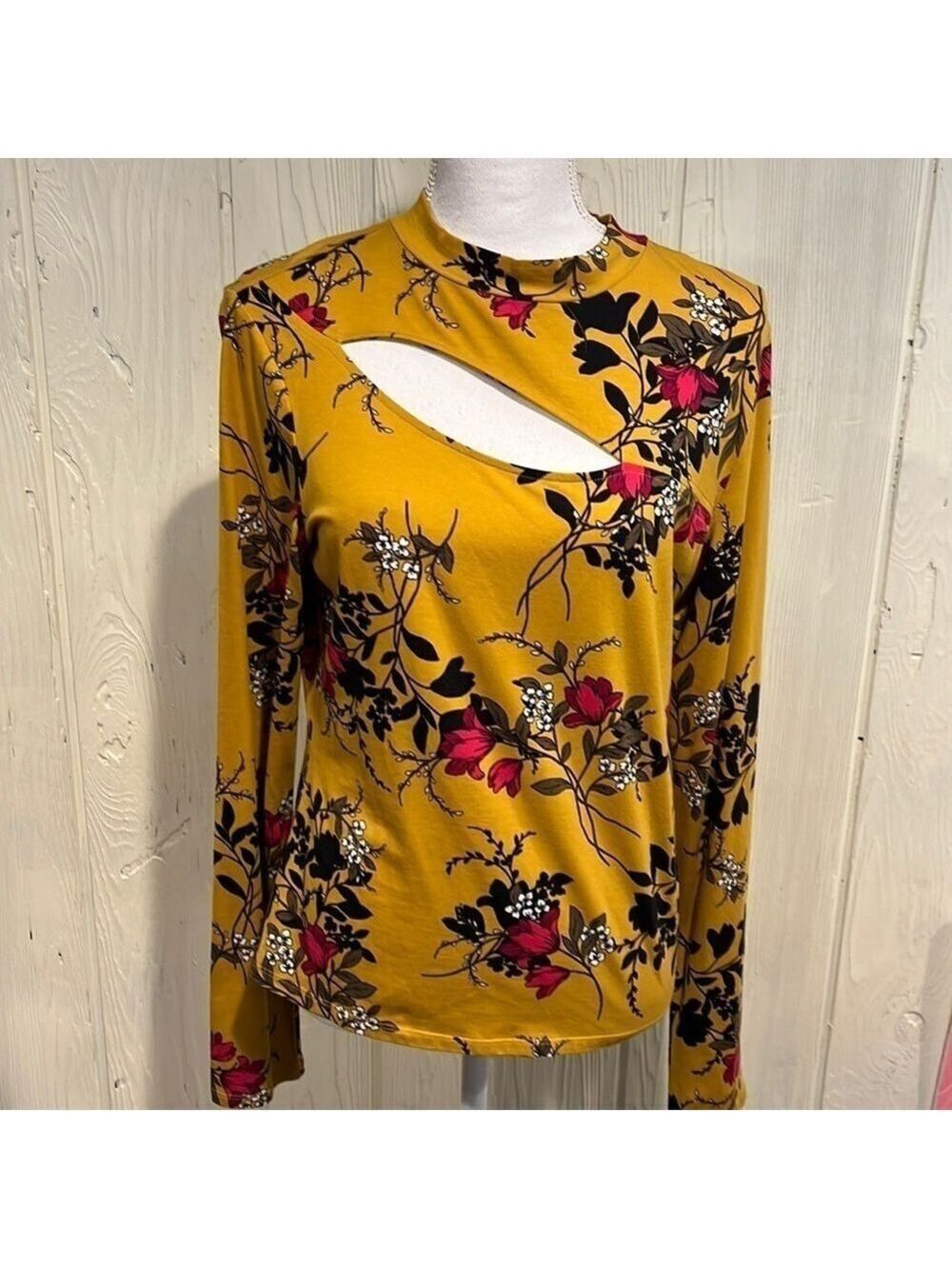Guess Long Sleeve Mustard Mock Turtleneck Top XL